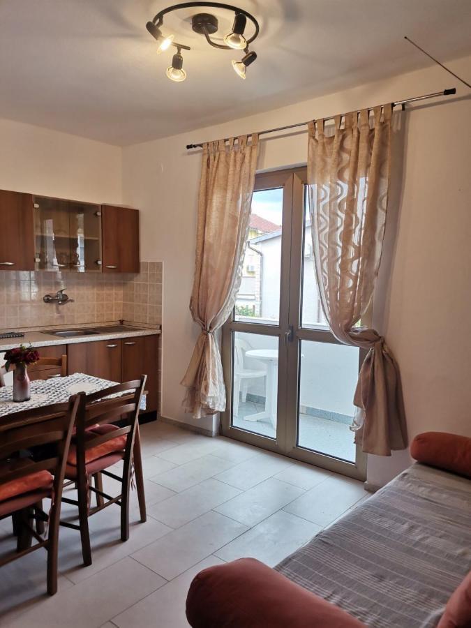 Apartments Zeljka Mundanije Ngoại thất bức ảnh