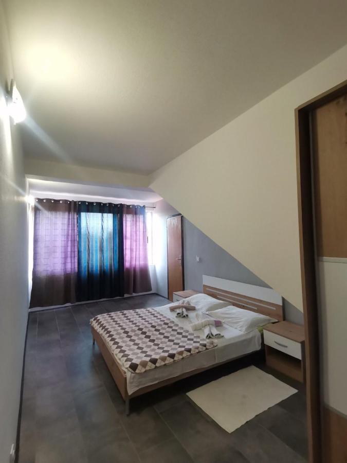 Apartments Zeljka Mundanije Ngoại thất bức ảnh