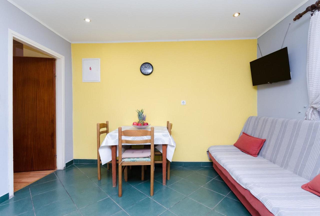 Apartments Zeljka Mundanije Ngoại thất bức ảnh