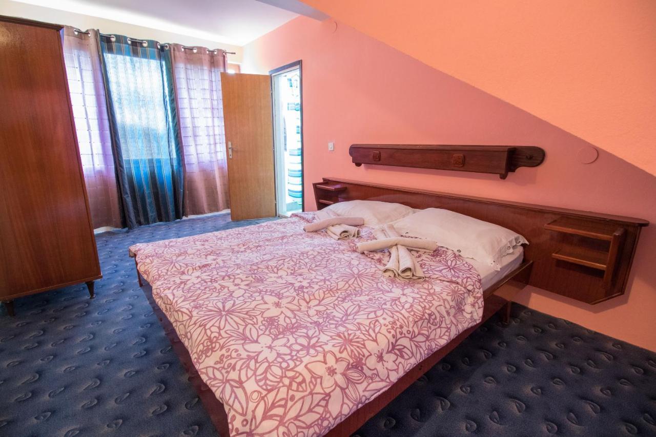 Apartments Zeljka Mundanije Ngoại thất bức ảnh