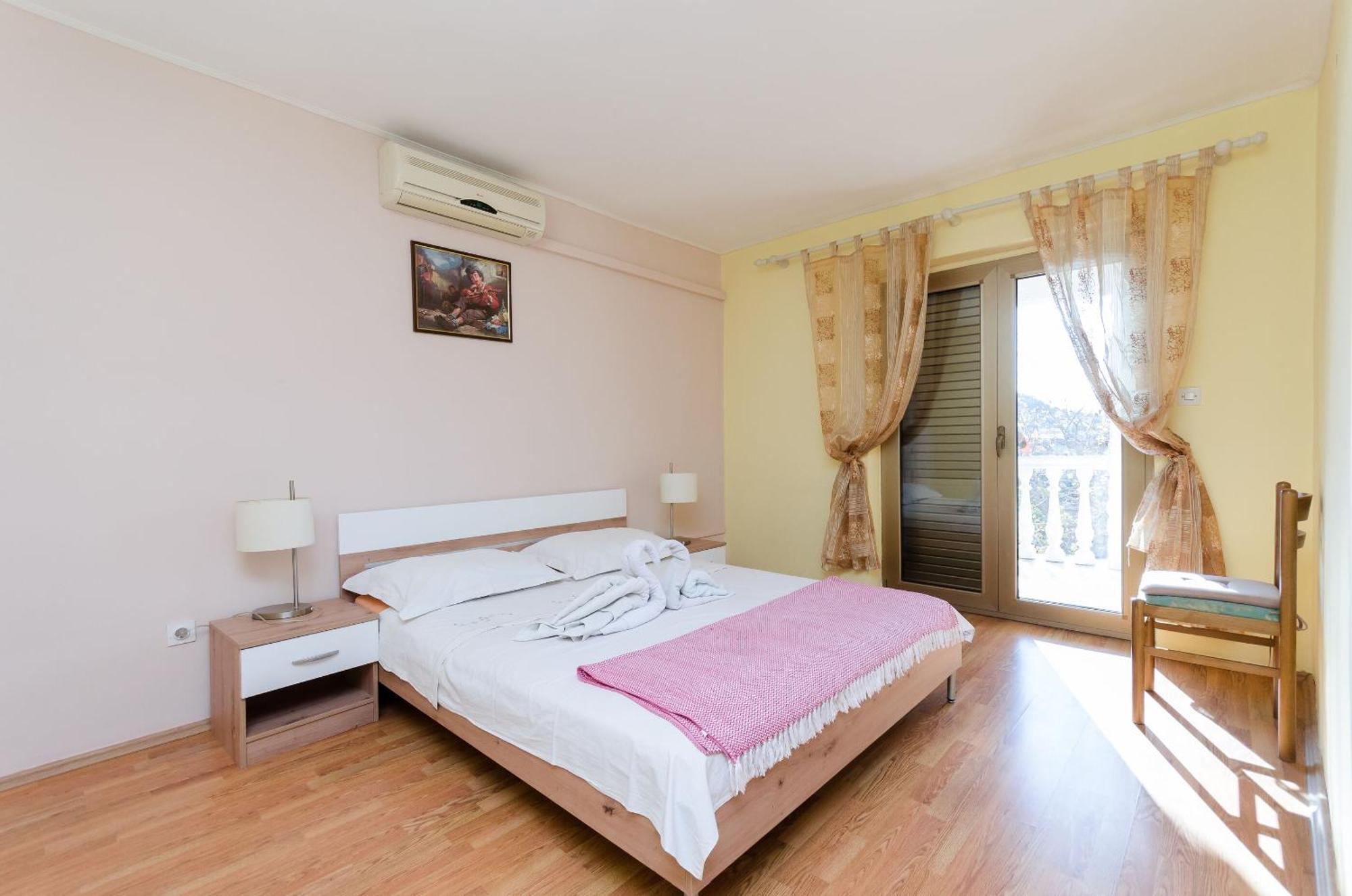 Apartments Zeljka Mundanije Ngoại thất bức ảnh